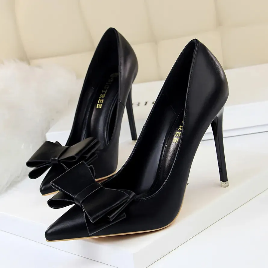 An Hourglass Silhouette Stilettos