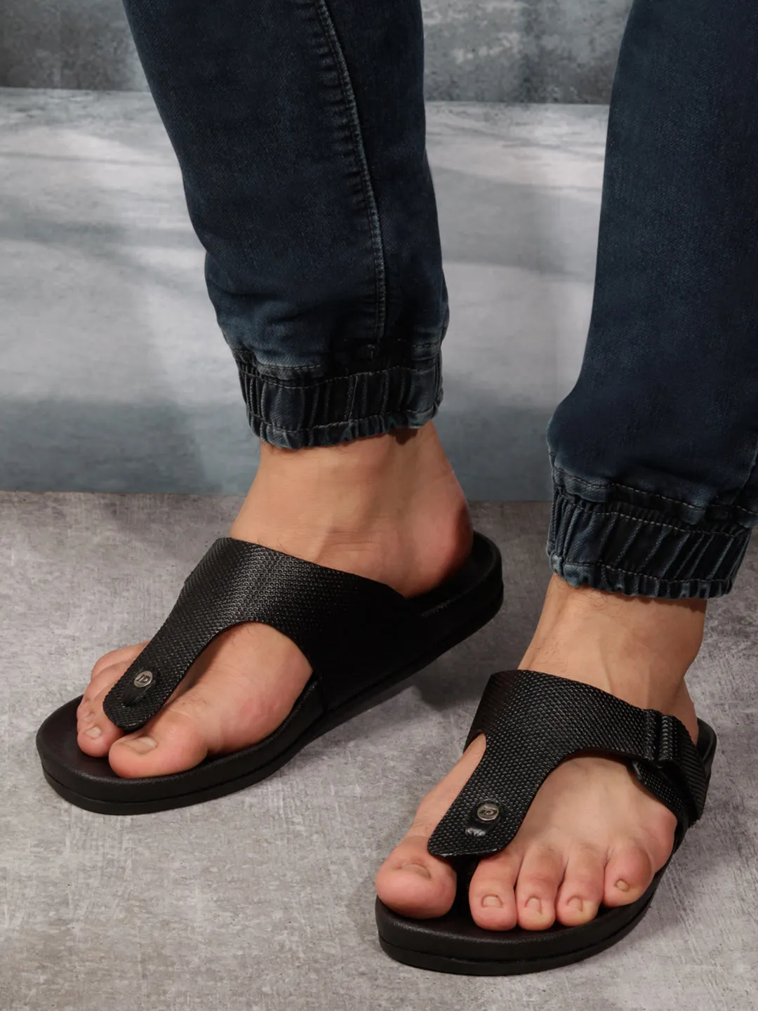 Men Black Sandal / Slipper (ID4227)